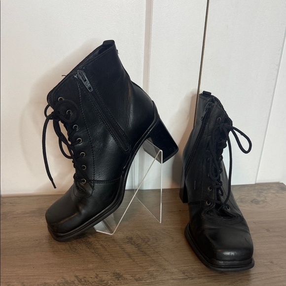 Henri Pierre Black Leather Heeled Ankle Boots - lace up - side zipper - 8 - Picture 1 of 9